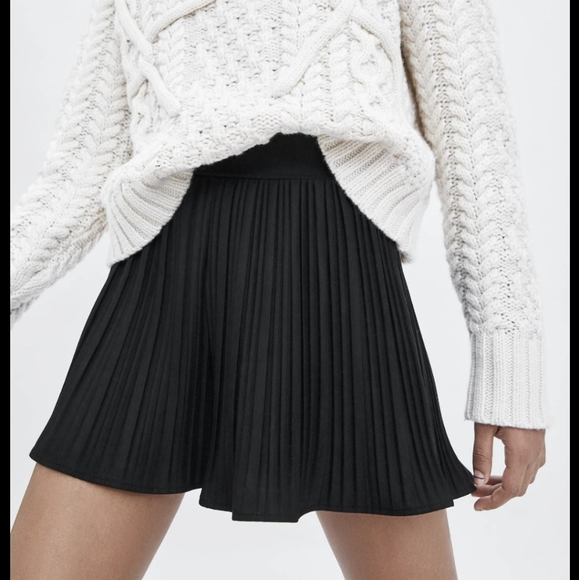 Zara Black Pleated Mini Skirt Host pick!!!! - Picture 5 of 16